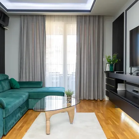 Unity Luxury - *